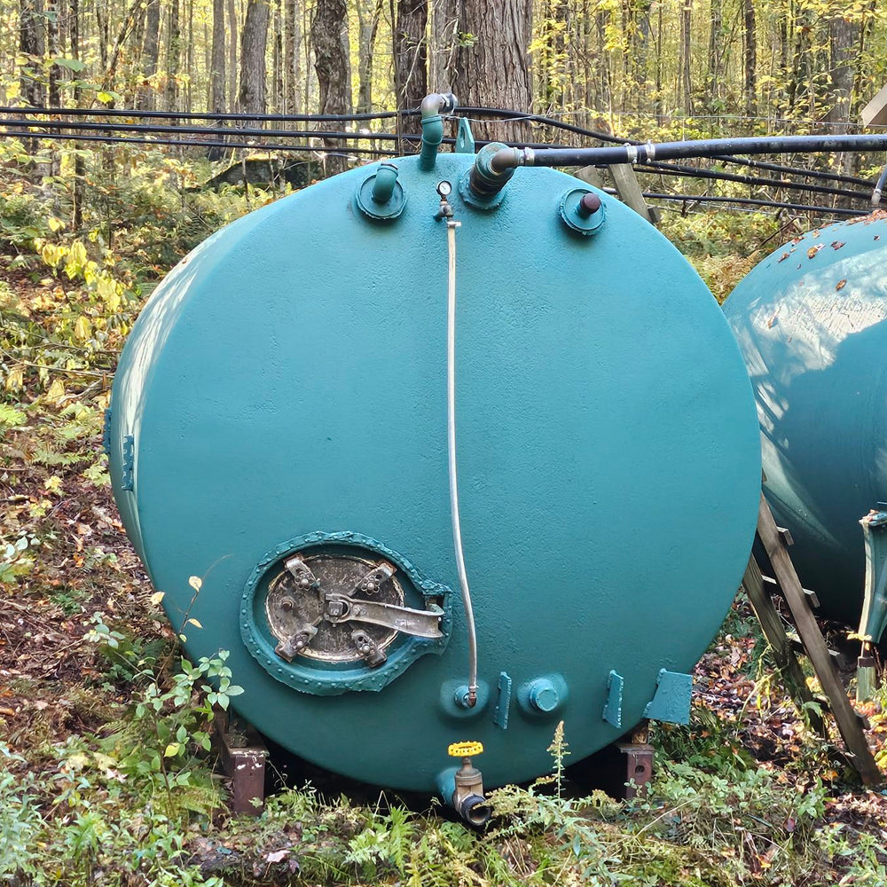 3,700 +/- Gallon Glass Lined Vacuum Tank w/New Paint on the Outside