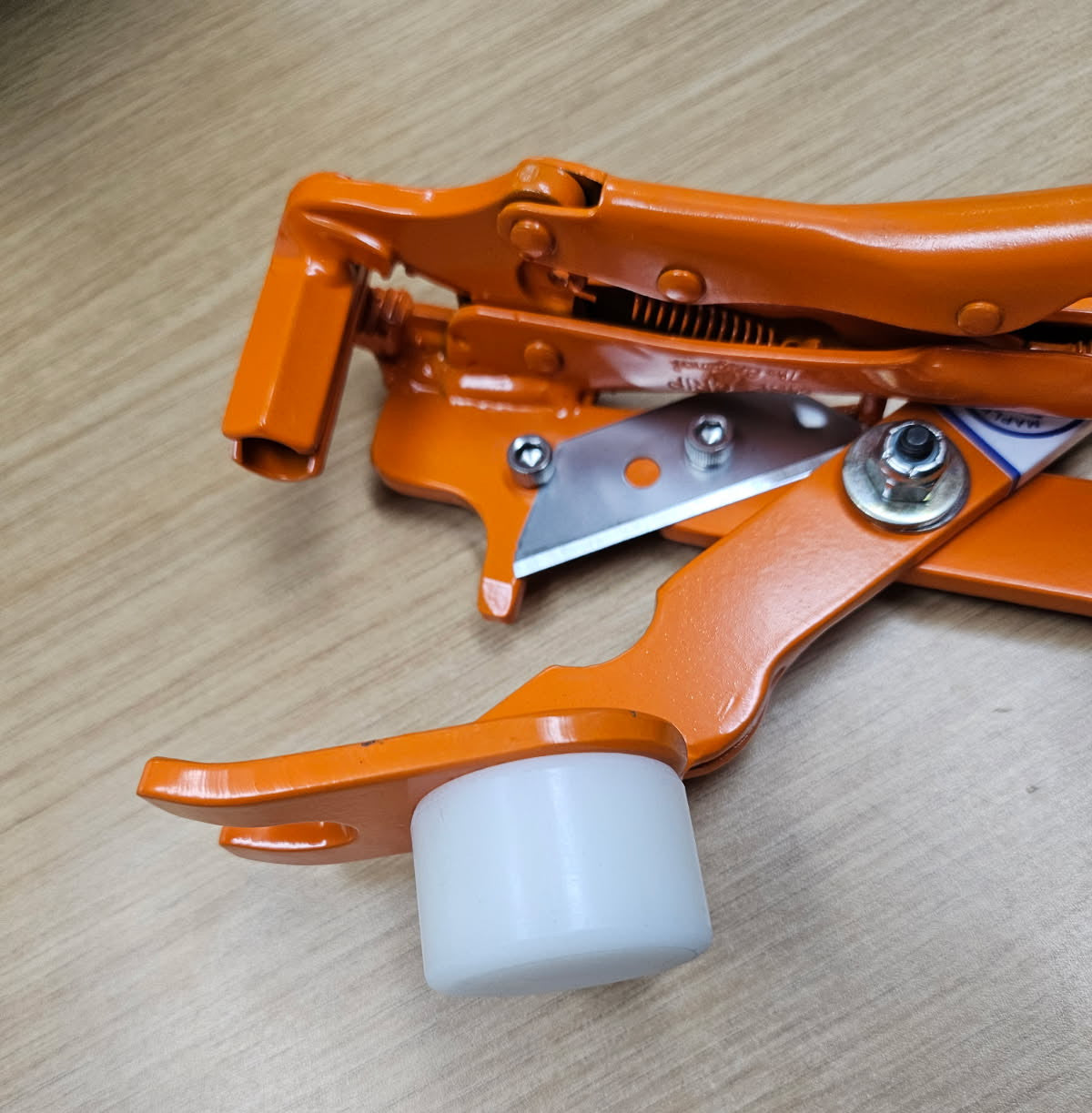 One Hand Tubing Fitting Machine w/Cutter and Hammer for 3/16" Tubing (orange)