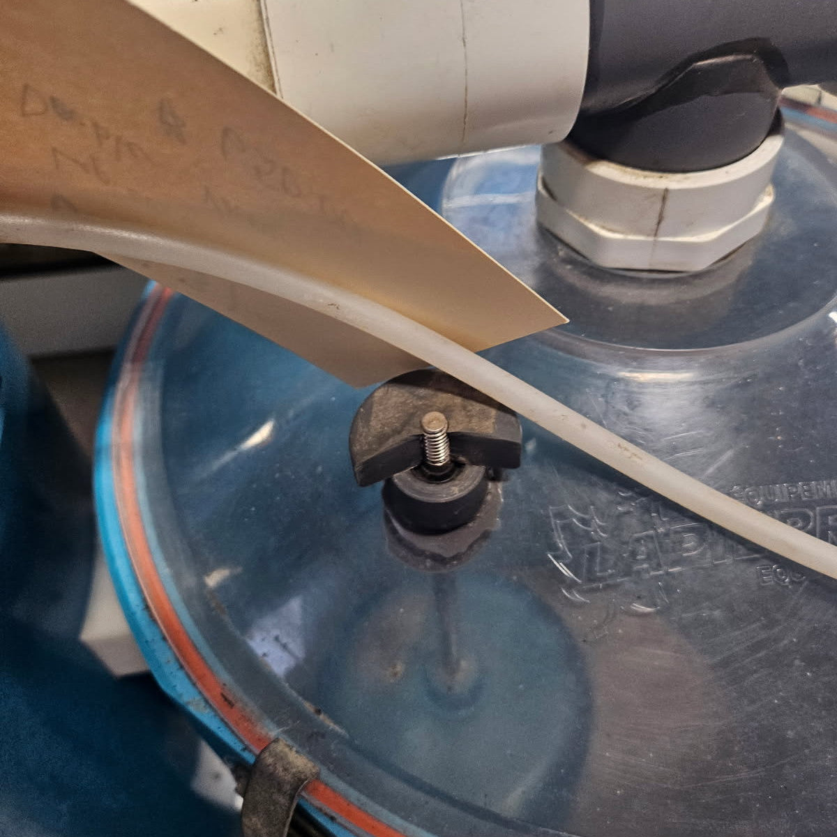 Lapierre Vertical Double Vacuum Releaser
