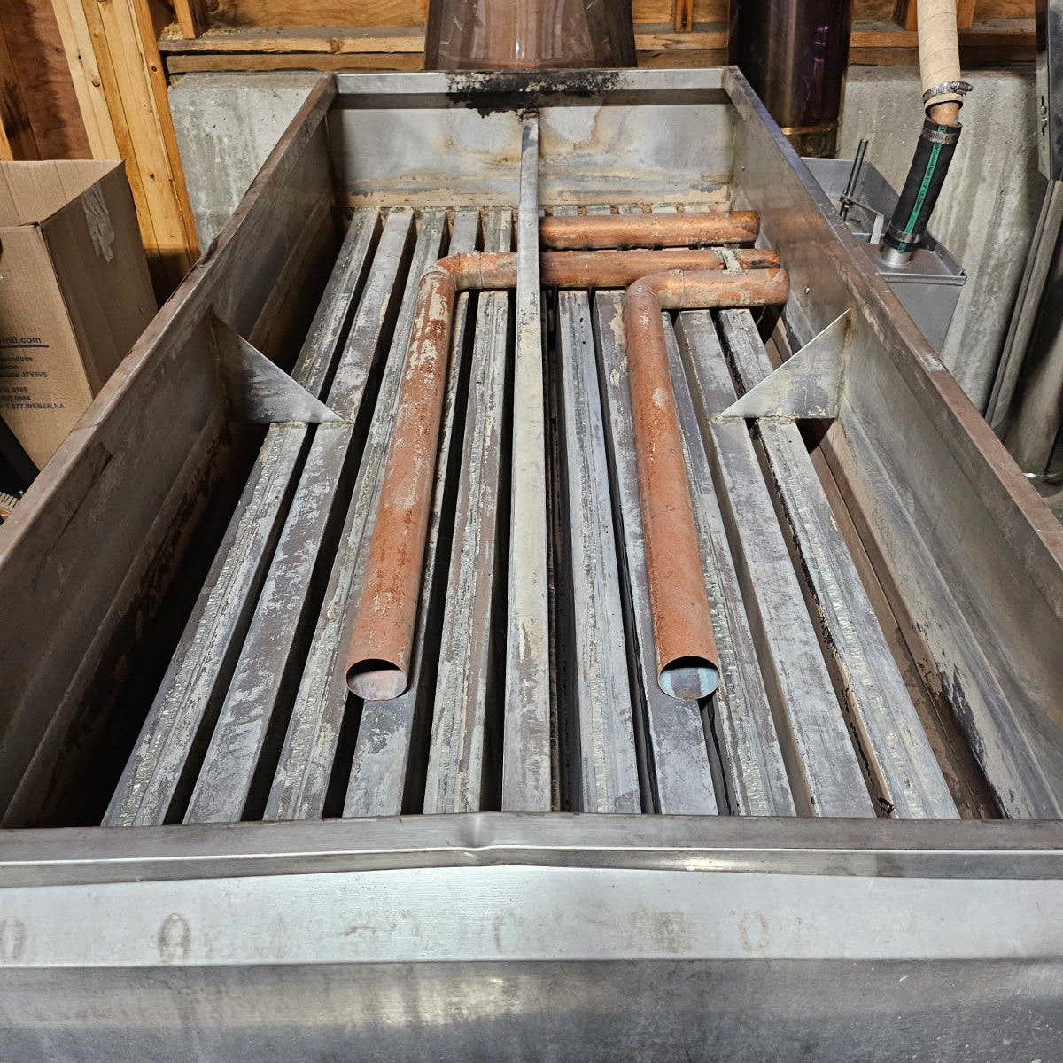 30"x8' Leader Evaporator w/ Lead Free Soldered Raised Flue Pan, and Welded Syrup Pan (arch needs repair)
