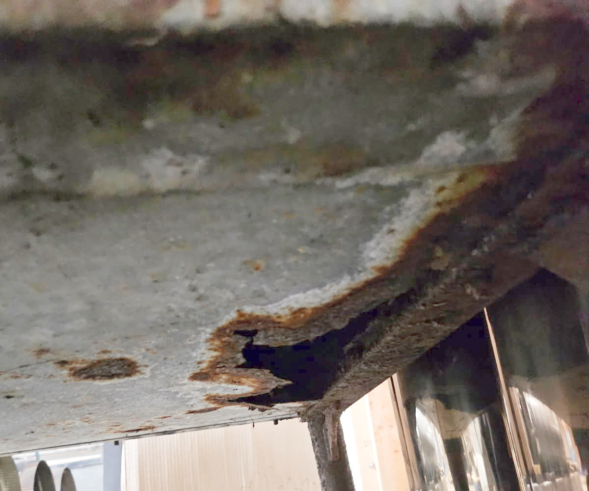 30"x8' Leader Evaporator w/ Lead Free Soldered Raised Flue Pan, and Welded Syrup Pan (arch needs repair)