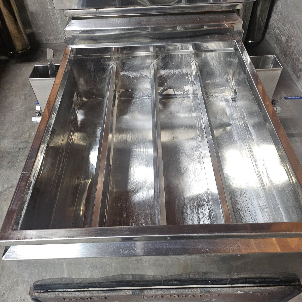 30"x8' American Evaporator w/SS Arch, SS Stack, Blower, Welded (drop flue) Pans, SS Hood and Copper Preheater (Excellent)