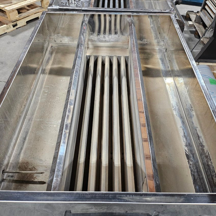 Used Leader 1/2 Pint Evaporator w/Extension, Two Supreme Pans, Float System and Thermometer