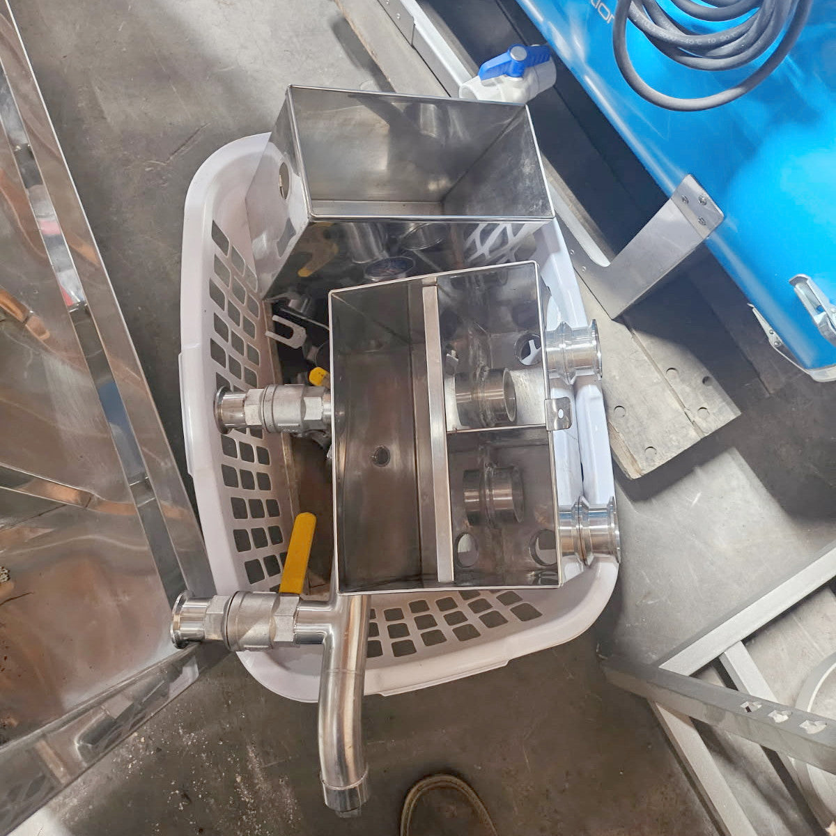 Used 5'x6' Leader Revolution Syup Pan (Left Draw) with Float Box and Fittings