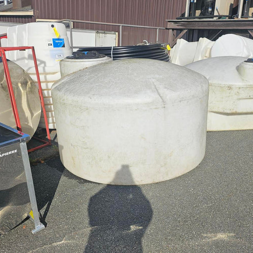 Used 550 Gallon Vertical Plastic Tank