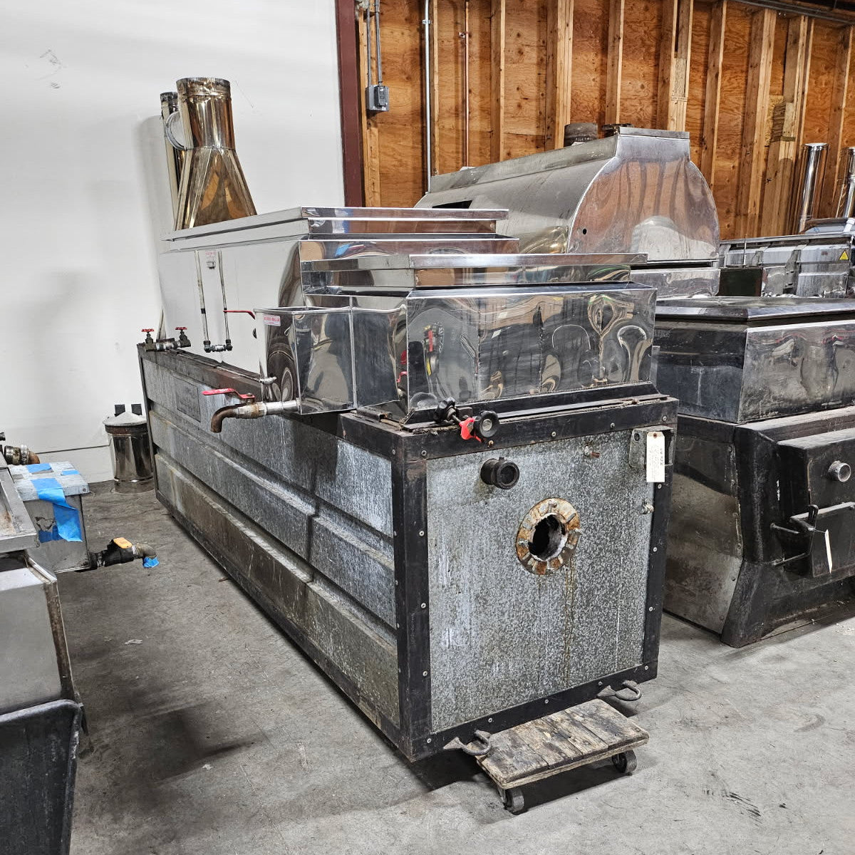 30"x8' Waterloo Oil Fired Evaporator, all insulated w/Carlin 301 Burner, Raised Flue Welded Pans (6' flue pan and 2' syrup pan) and Stainless Stack