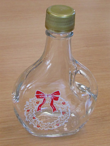 250 ml LaBasqu Bottle w/Christmas Wreath